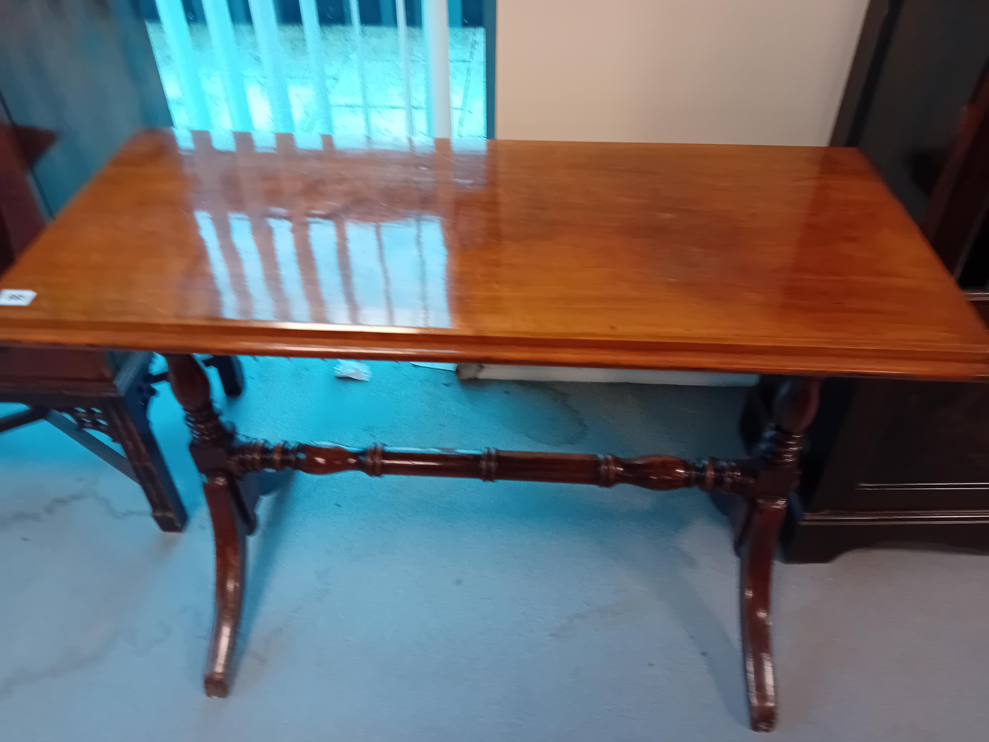 VICTORIAN MAHOGANY SIDE TABLE