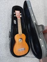 UKELELE VINTAGE MODEL VUS40 2009