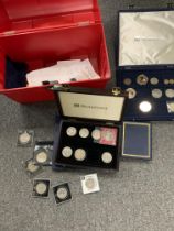 COLLECTION OF COMMEMORATIVE COINS SOME SILVER