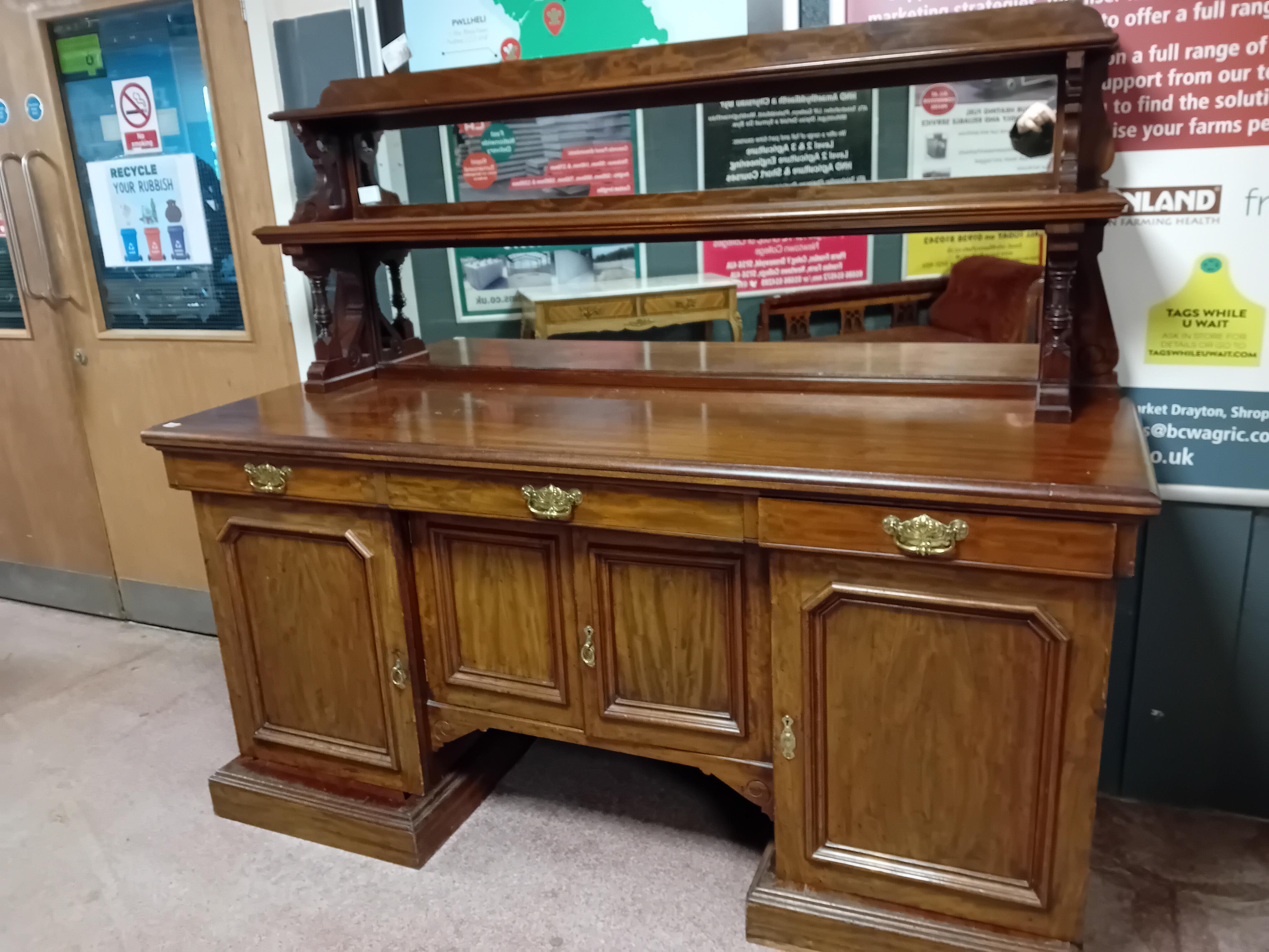 VICTORIAN MAHOGANY BUFFET DRESSER