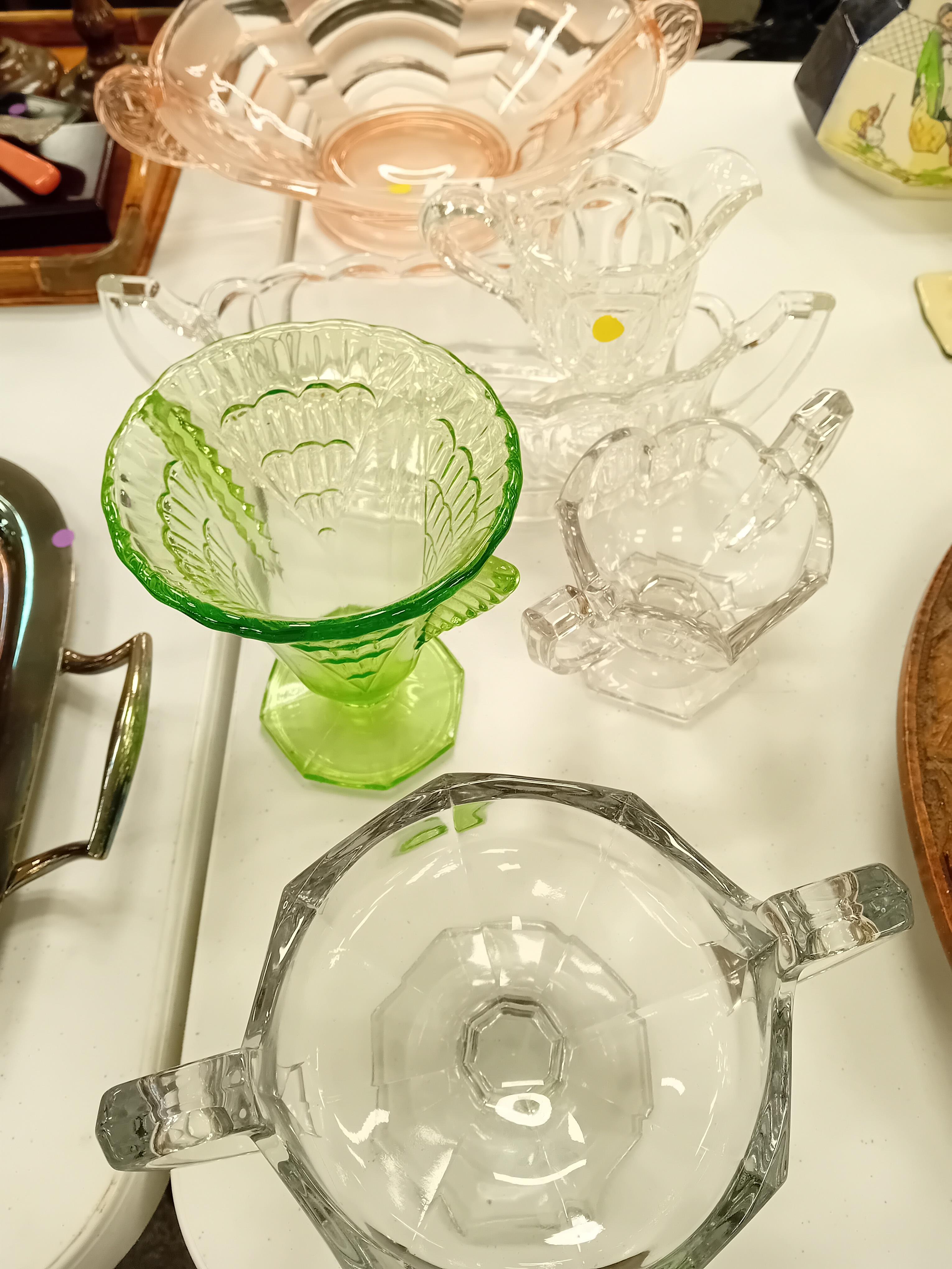 QUANTITY OF ART DECO GLASS WARE