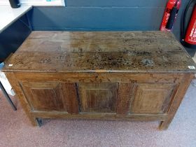 EARLY 19TH CENTURY OAK COFFER