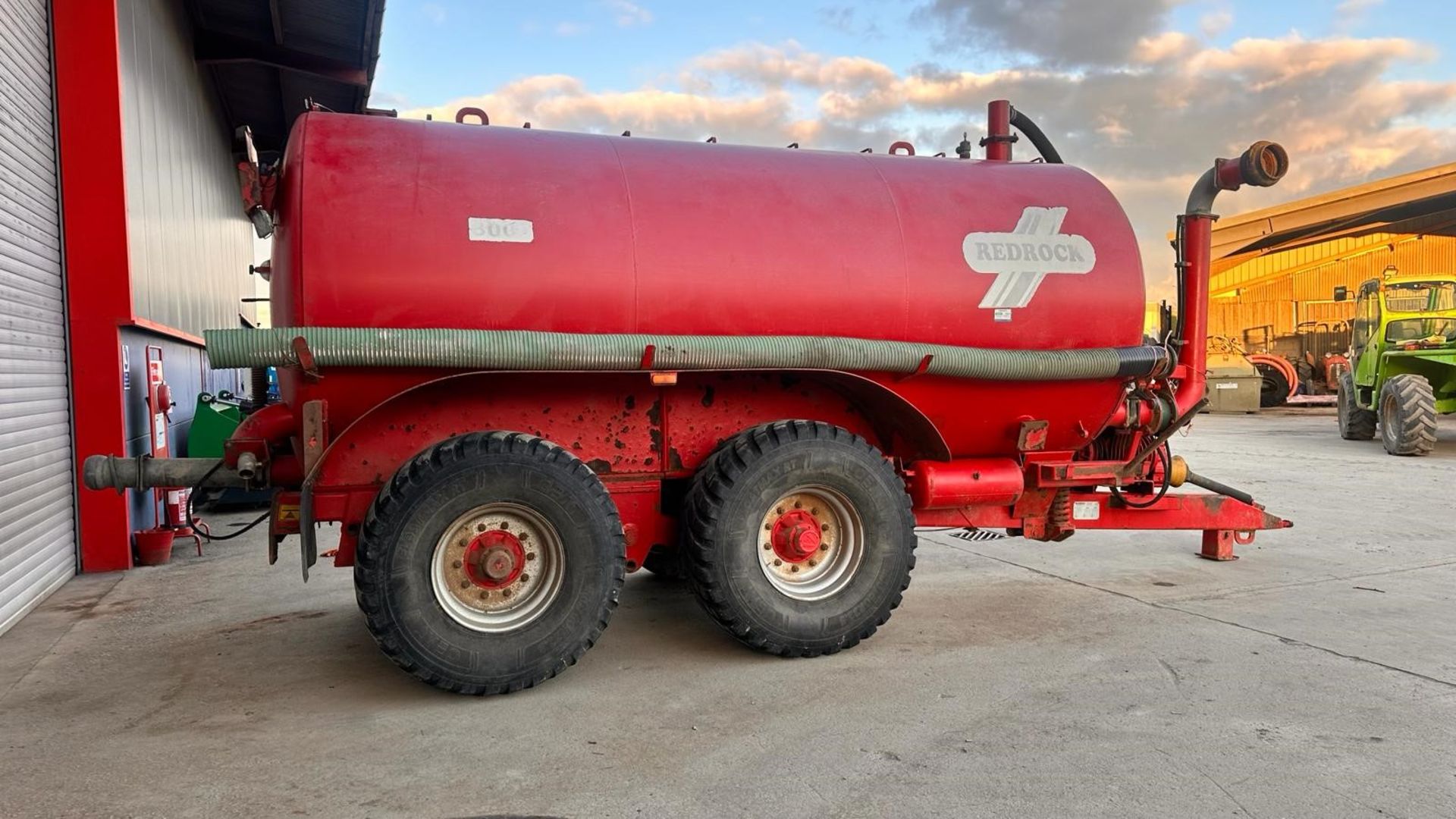 2014 REDROCK 3000 GALLON SLURRY TANKER, - Image 4 of 6