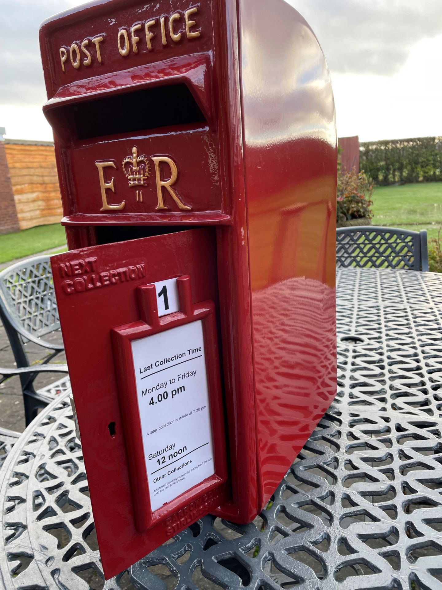 NEW ER RED & GOLD WELSH POST BOX - Bild 3 aus 3