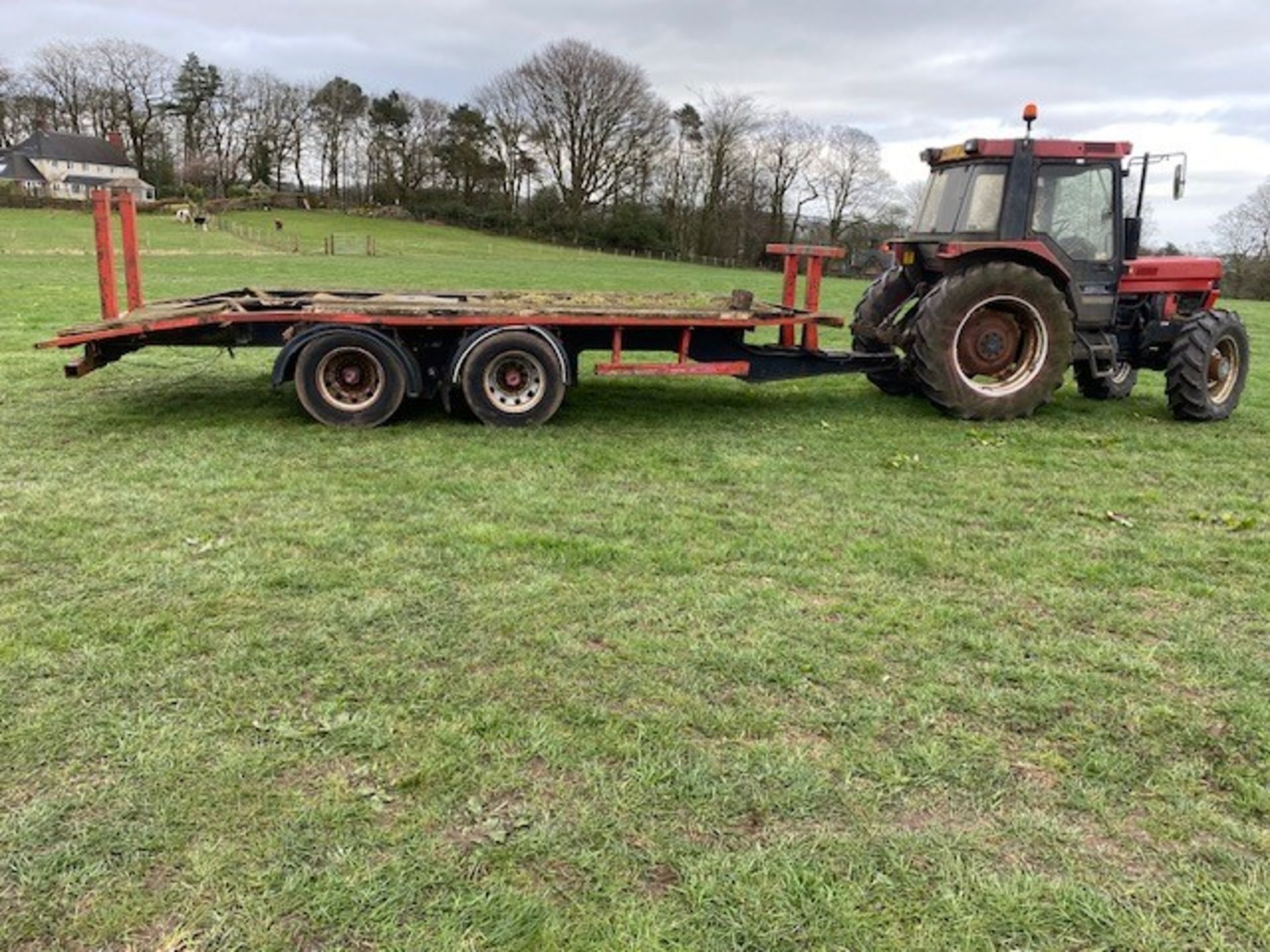 LOW LOADER BALE TRAILER