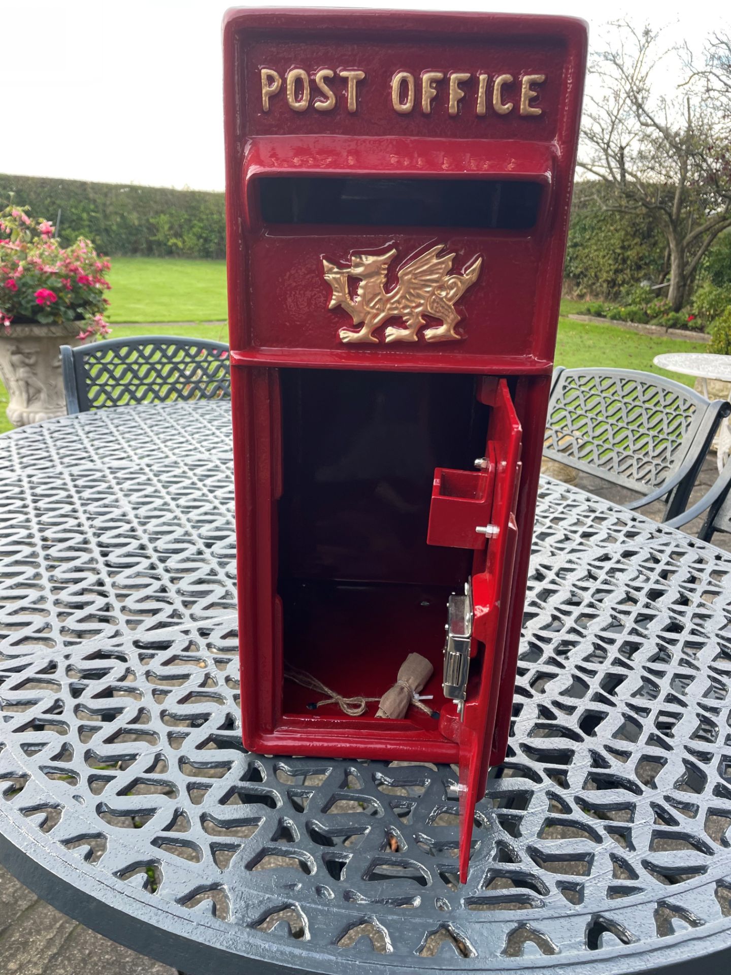 NEW RED WELSH POST BOX - Image 2 of 4