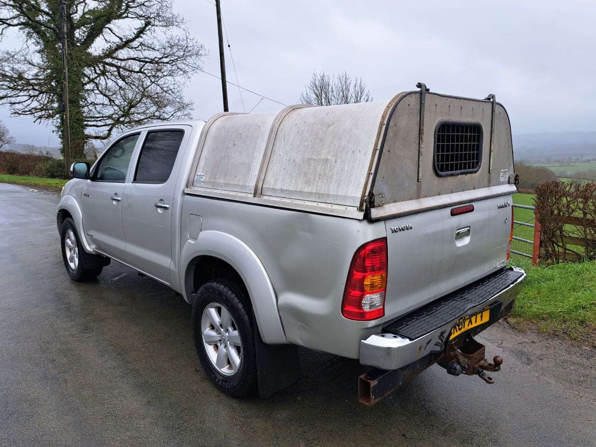 2011 TOYOTA HILUX 3.0 INVINCIBLE - Image 3 of 8