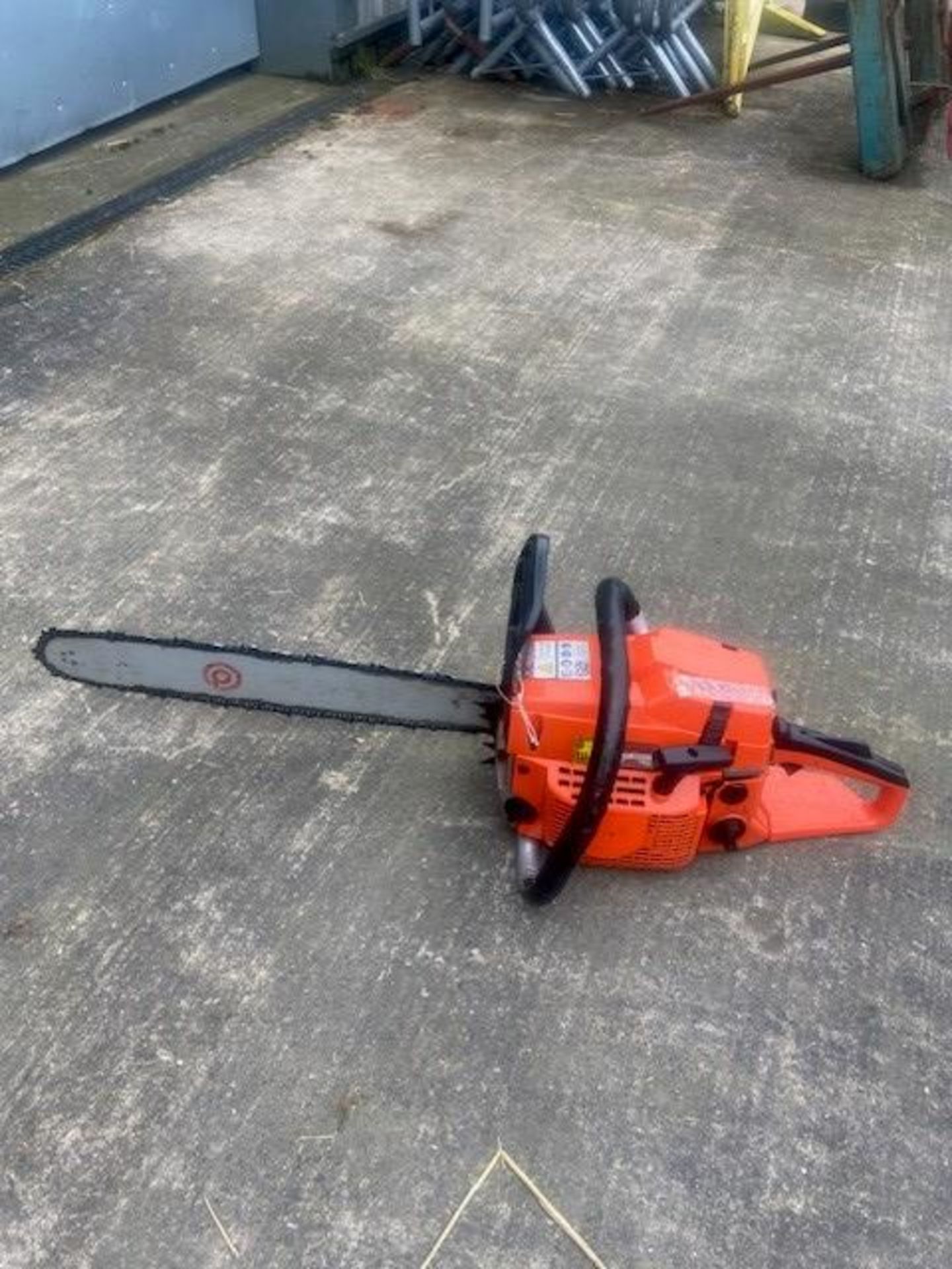 CHAINSAW. IN WORKING ORDER