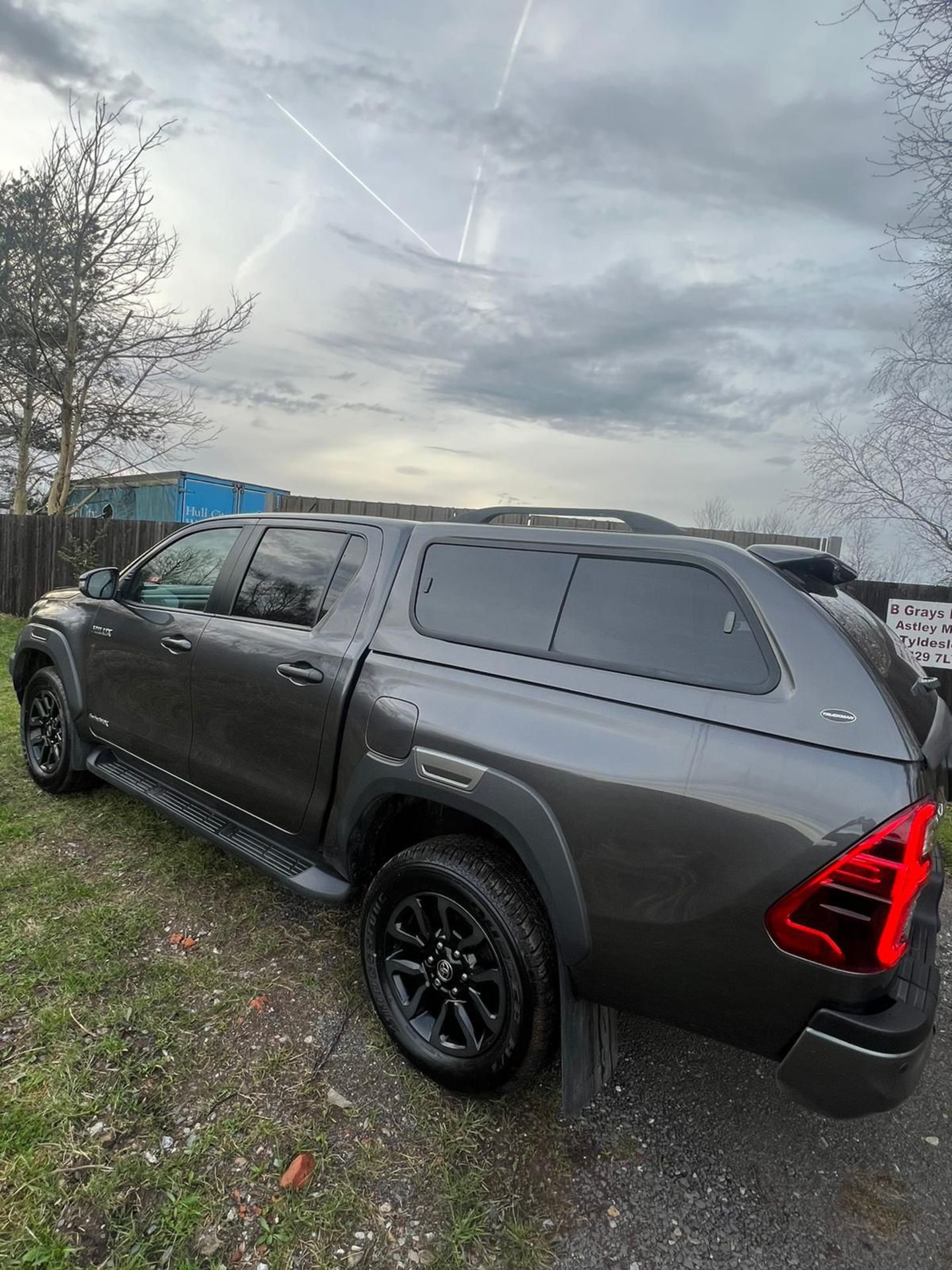 2021 TOYOTA HILUX INVINCIBLE X - Image 9 of 19