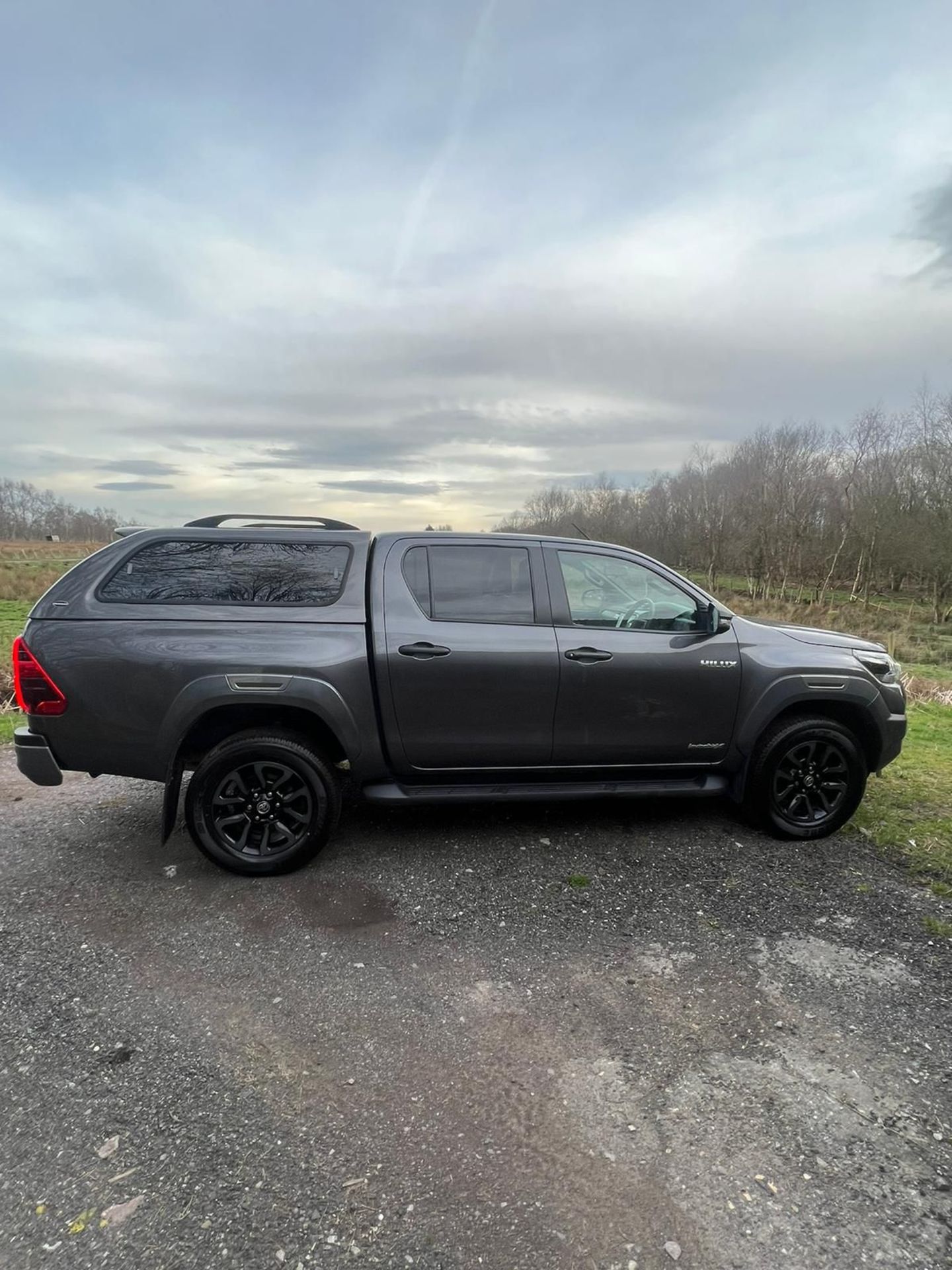 2021 TOYOTA HILUX INVINCIBLE X - Image 13 of 19