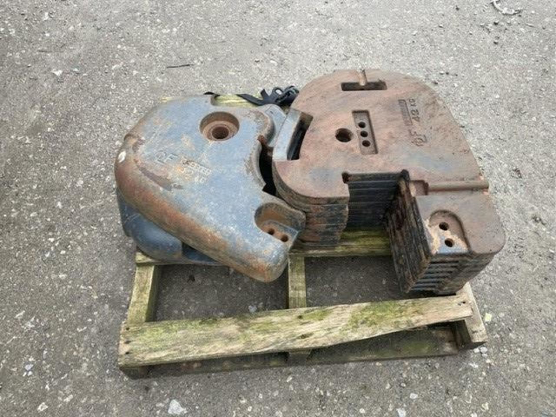 SET OF TRACTOR WEIGHTS TO FIT - Image 2 of 3