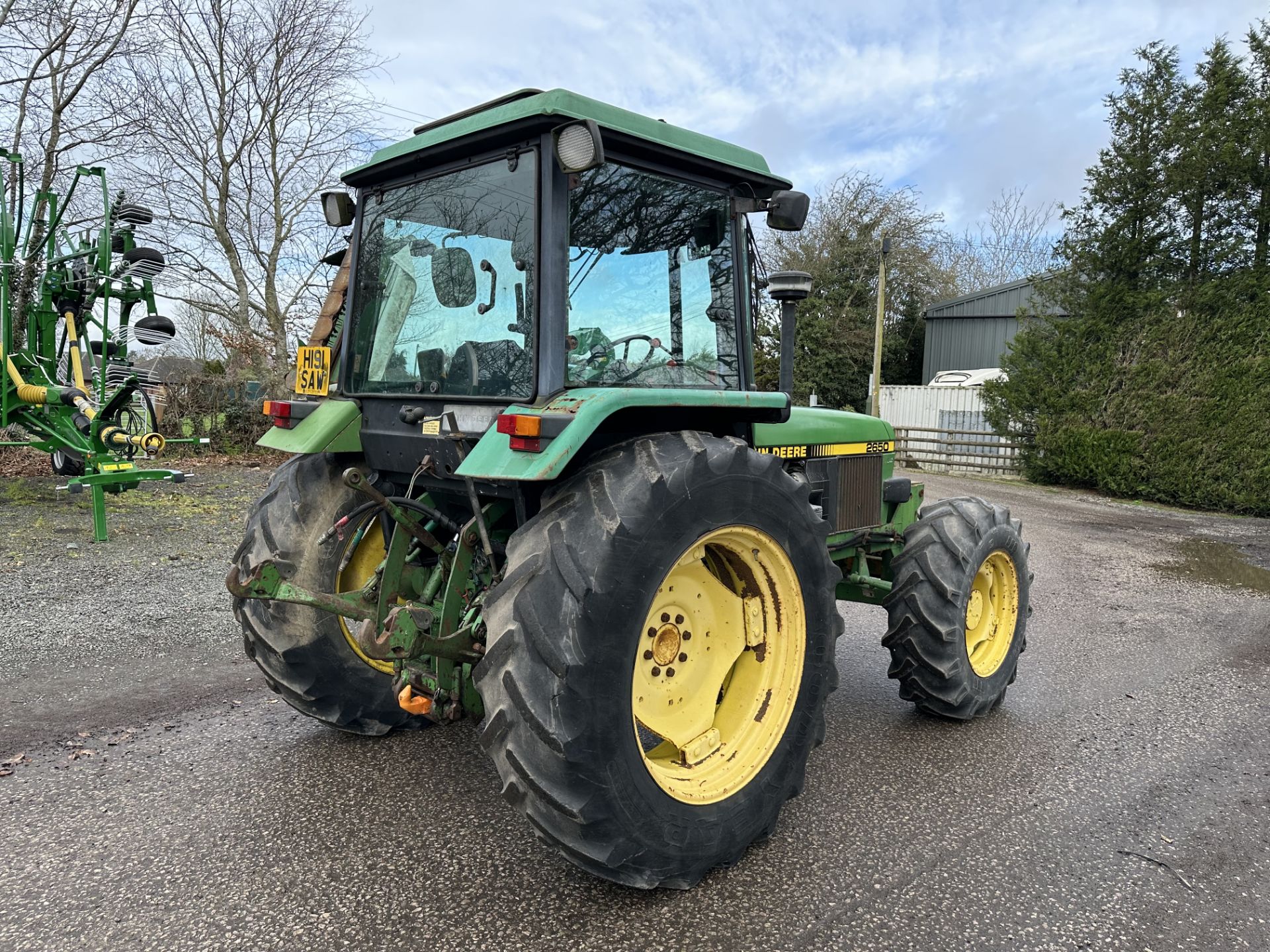 JOHN DEERE 2650 4WD TRACTOR. WITH FRONT