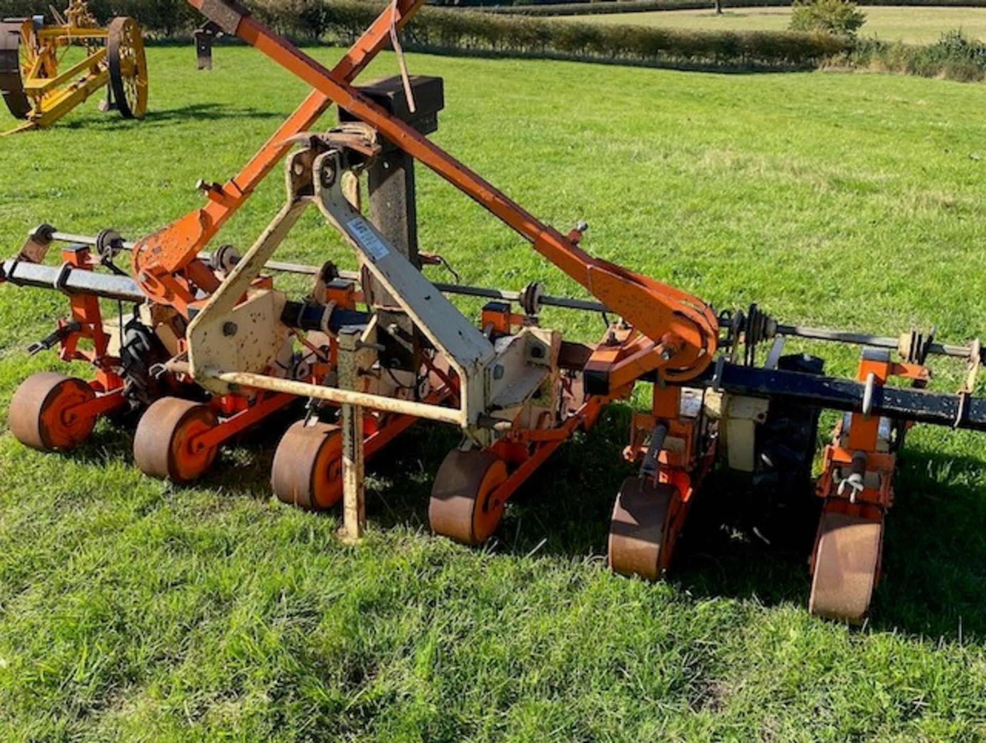 STANHAY 6 ROW FODDER BEET DRILL - Image 3 of 4