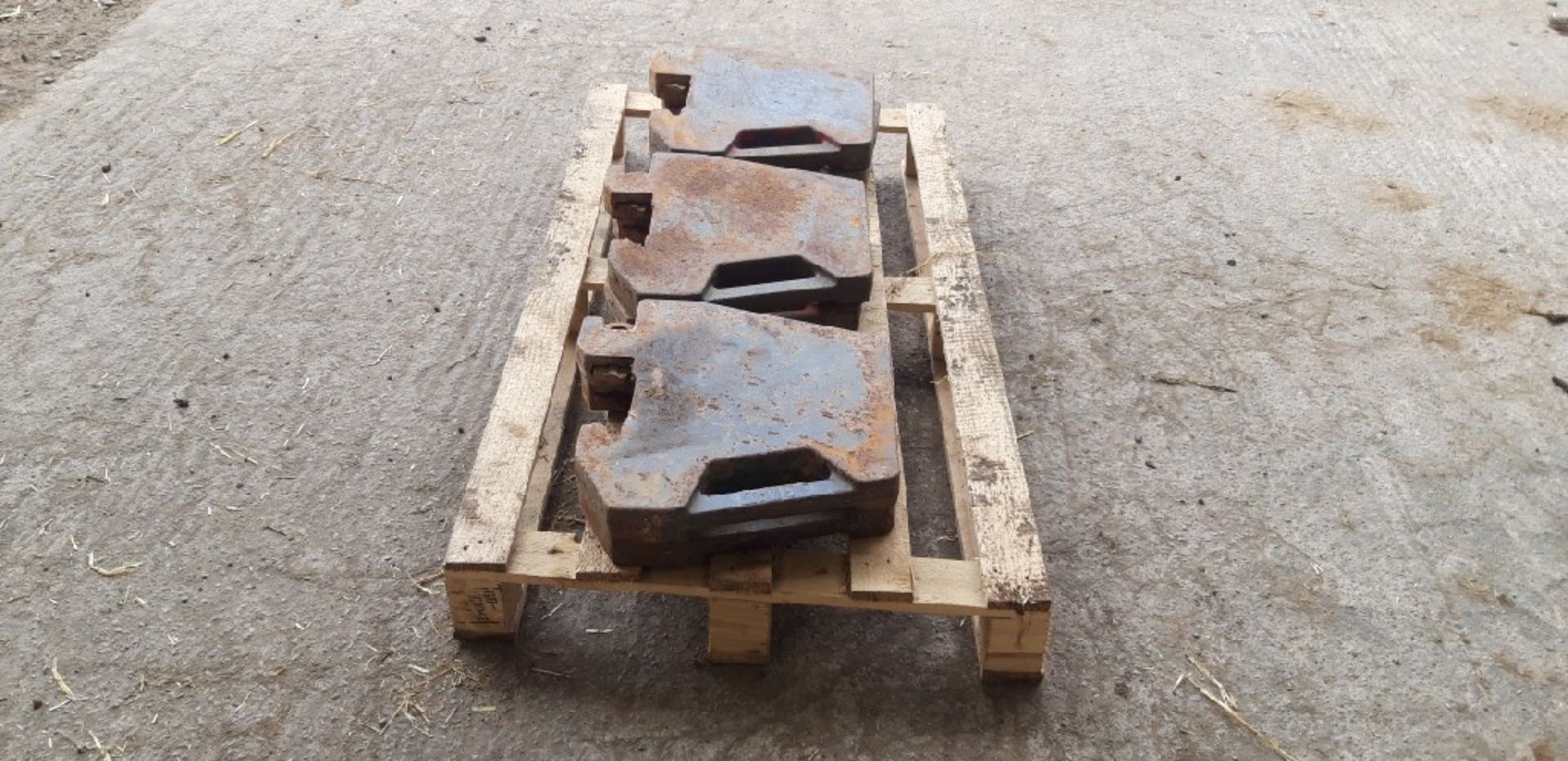 6 X MASSEY FERGUSON 45kg WEIGHTS - Image 2 of 4