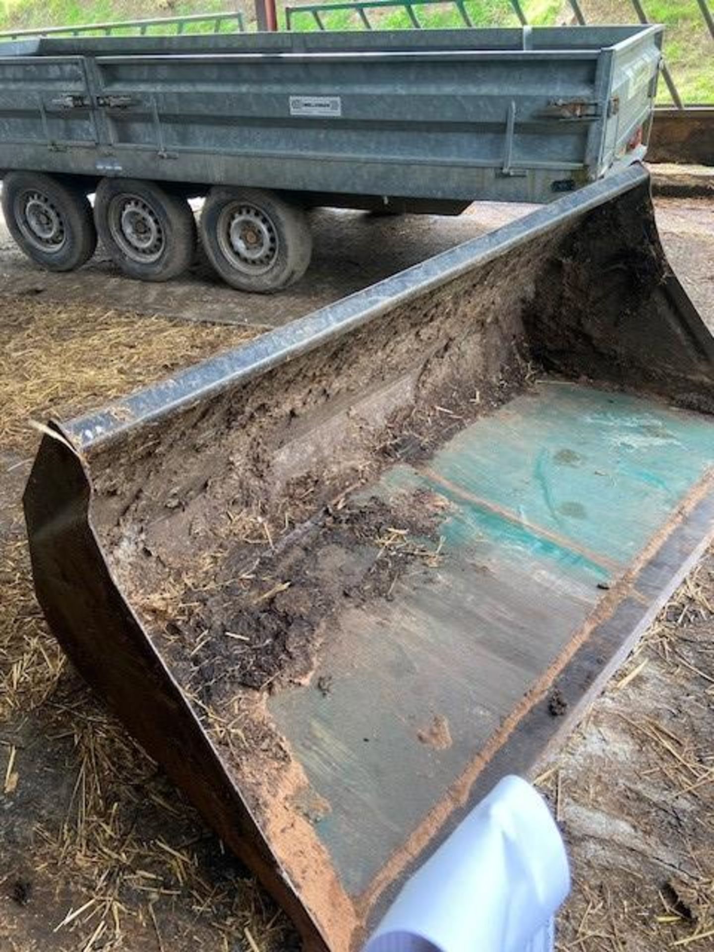 7FT FRONT BUCKET ON EURO BRACKETS