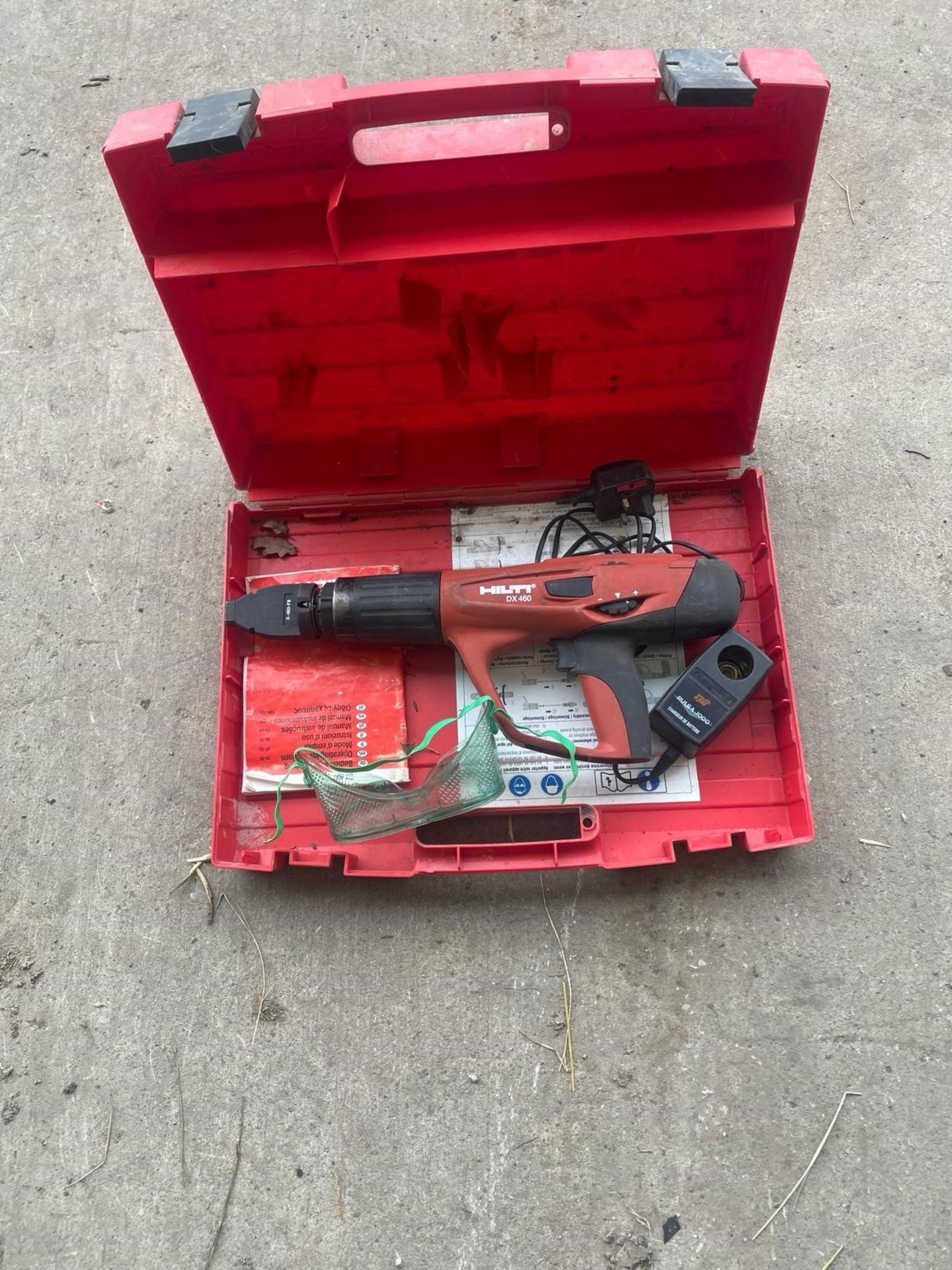 HILTI DX460 NAIL GUN