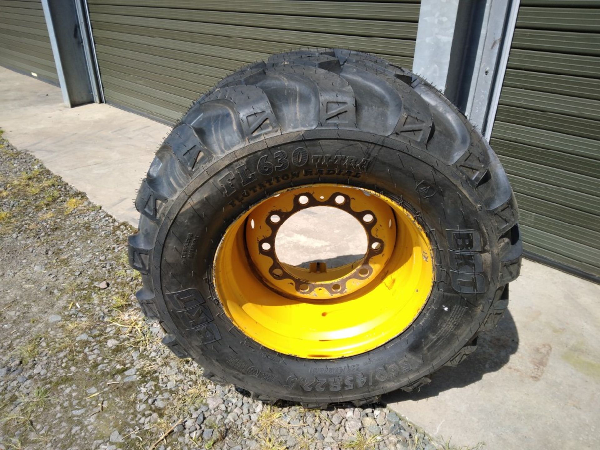 NEW BKT ULTRA FLOATATION TYRE - Image 4 of 7