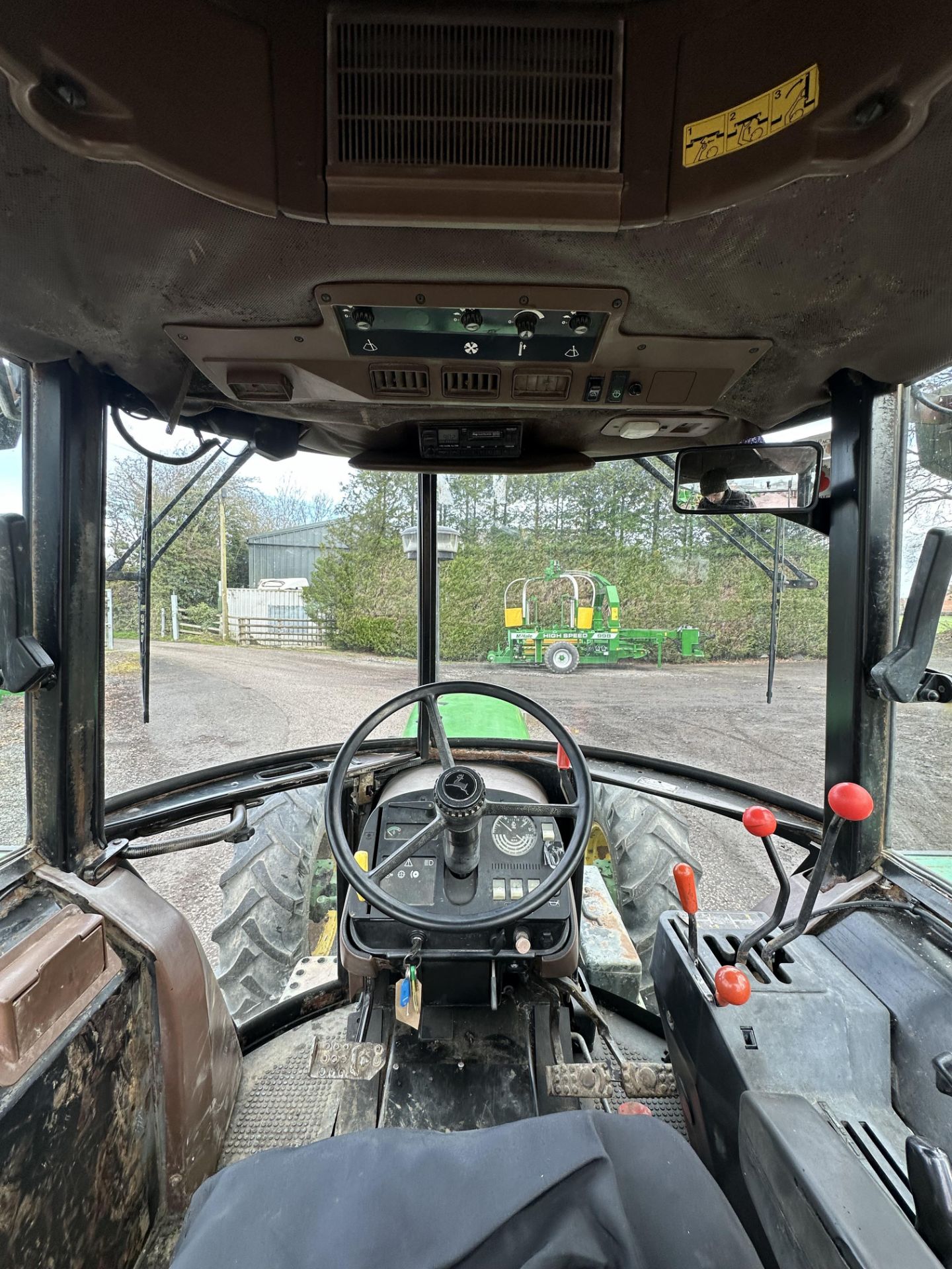 JOHN DEERE 2650 4WD TRACTOR. WITH FRONT - Bild 3 aus 3