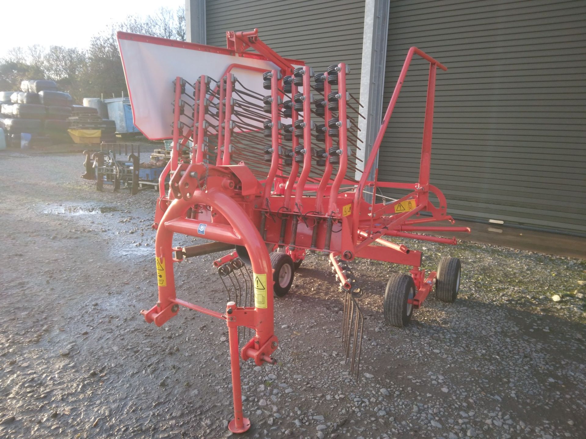 KUHN GA4321 SINGLE ROTA RAKE - Image 3 of 12