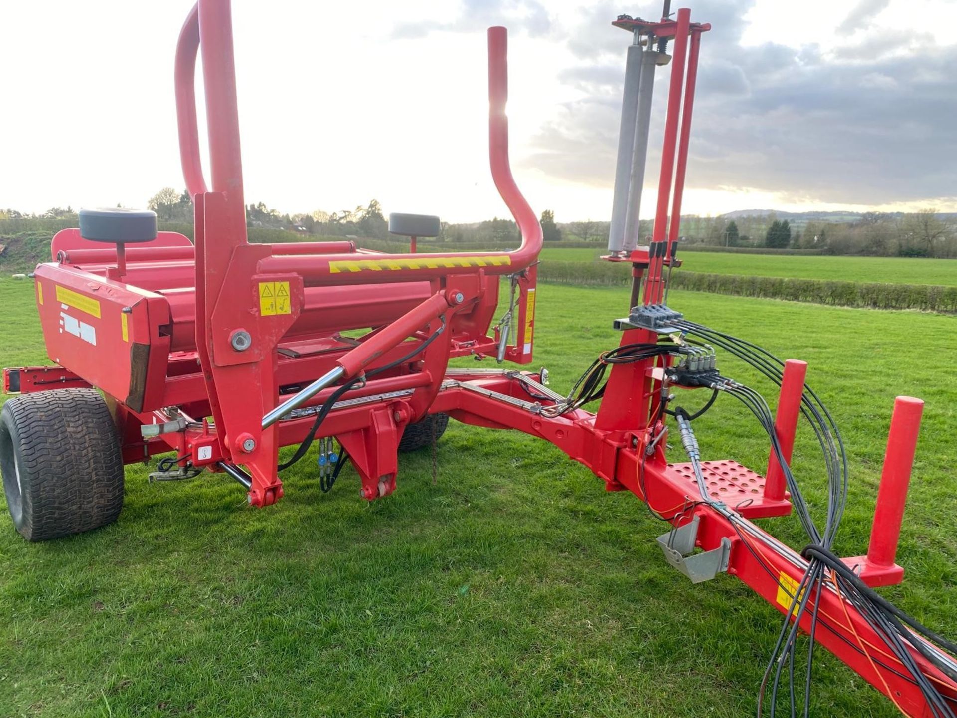 TRAILED BALE WRAPPER. 2013 - Image 3 of 6