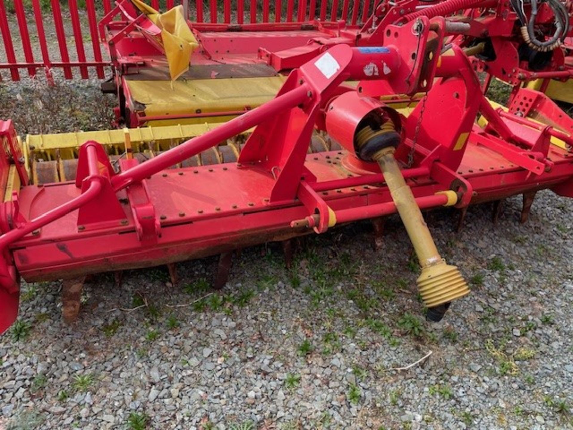 2009 POTTINGER LION 301 3M POWER HARROW