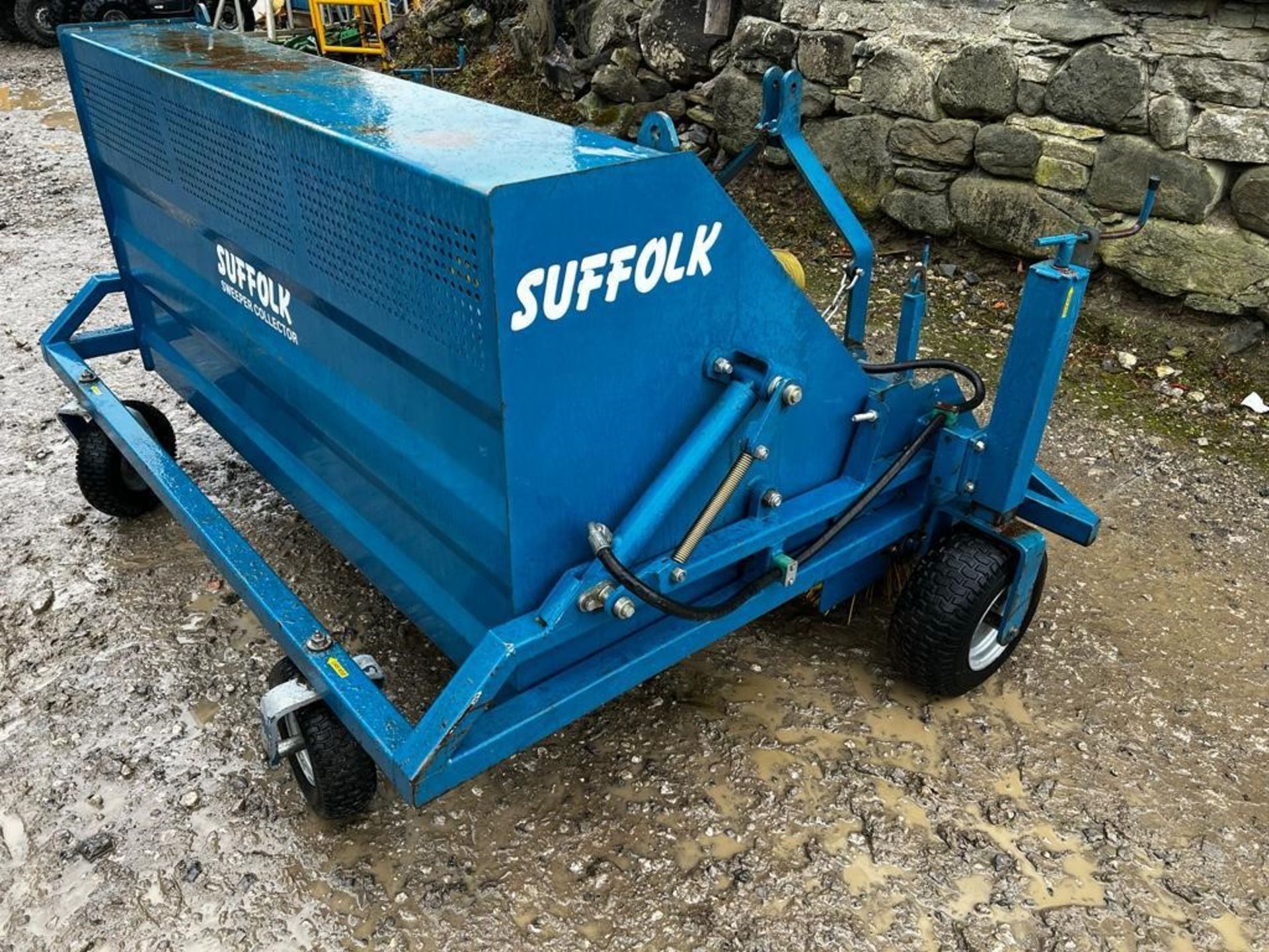 SUFFOLK SWEEPER PADDOCK COLLECTOR - Image 3 of 8