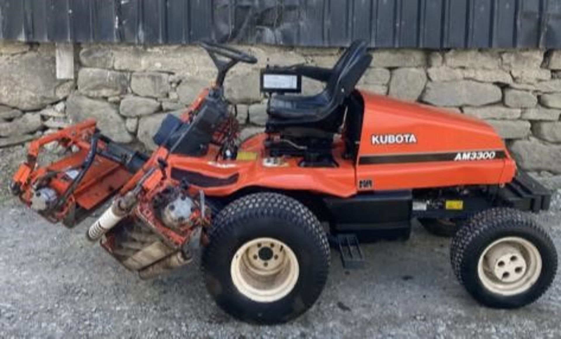 KUBOTA AM 3300 TRIPLE GANG MOWER