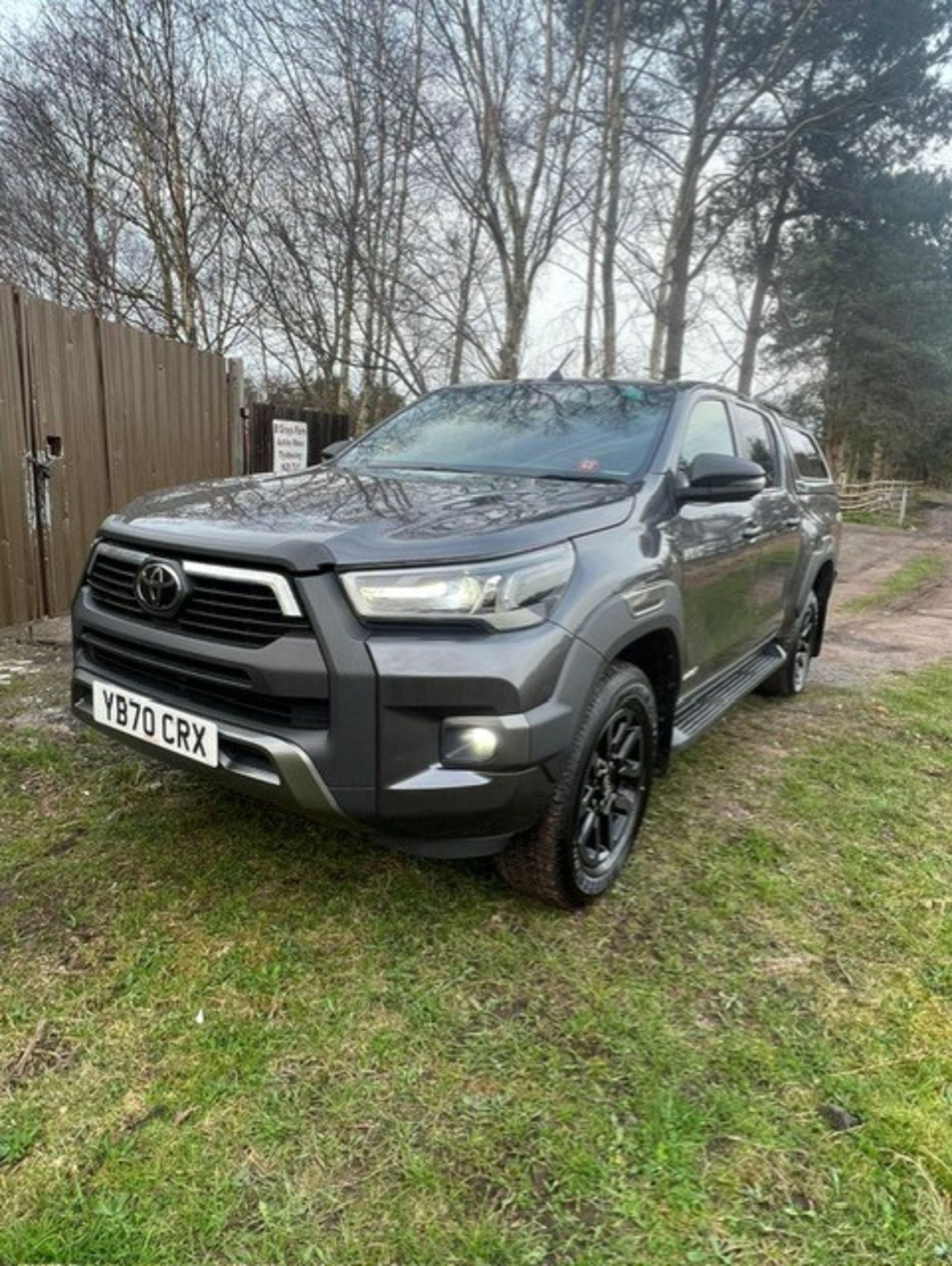 2021 TOYOTA HILUX INVINCIBLE X - Image 16 of 19