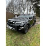 TOYOTA HILUX INVINCIBLE