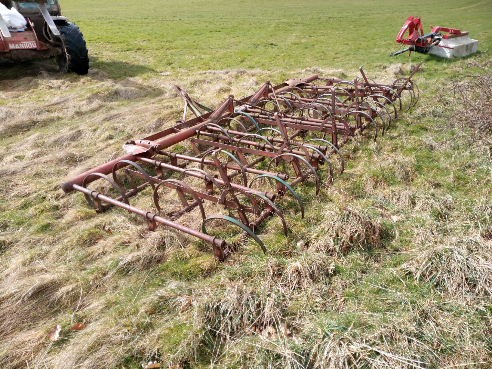 KVERNELAND SPRING TINE HARROWS - Image 3 of 3