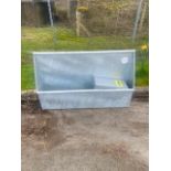 4FT HIGH BACKED TANK/WATER TROUGH