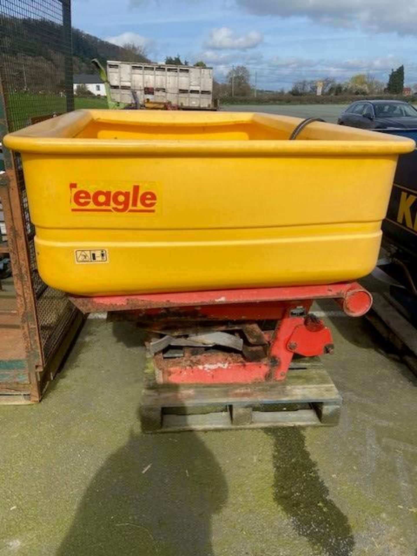 TEAGLE XT48 FERTILISER SPREADER