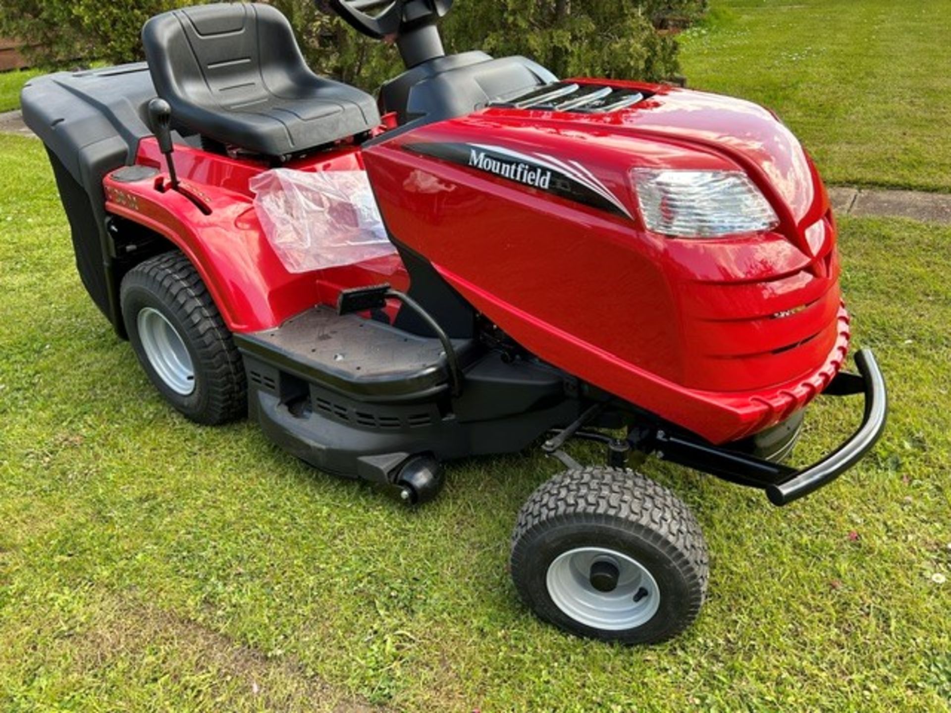 NEW MOUNTFIELD T30M 33" RIDE ON TRACTOR