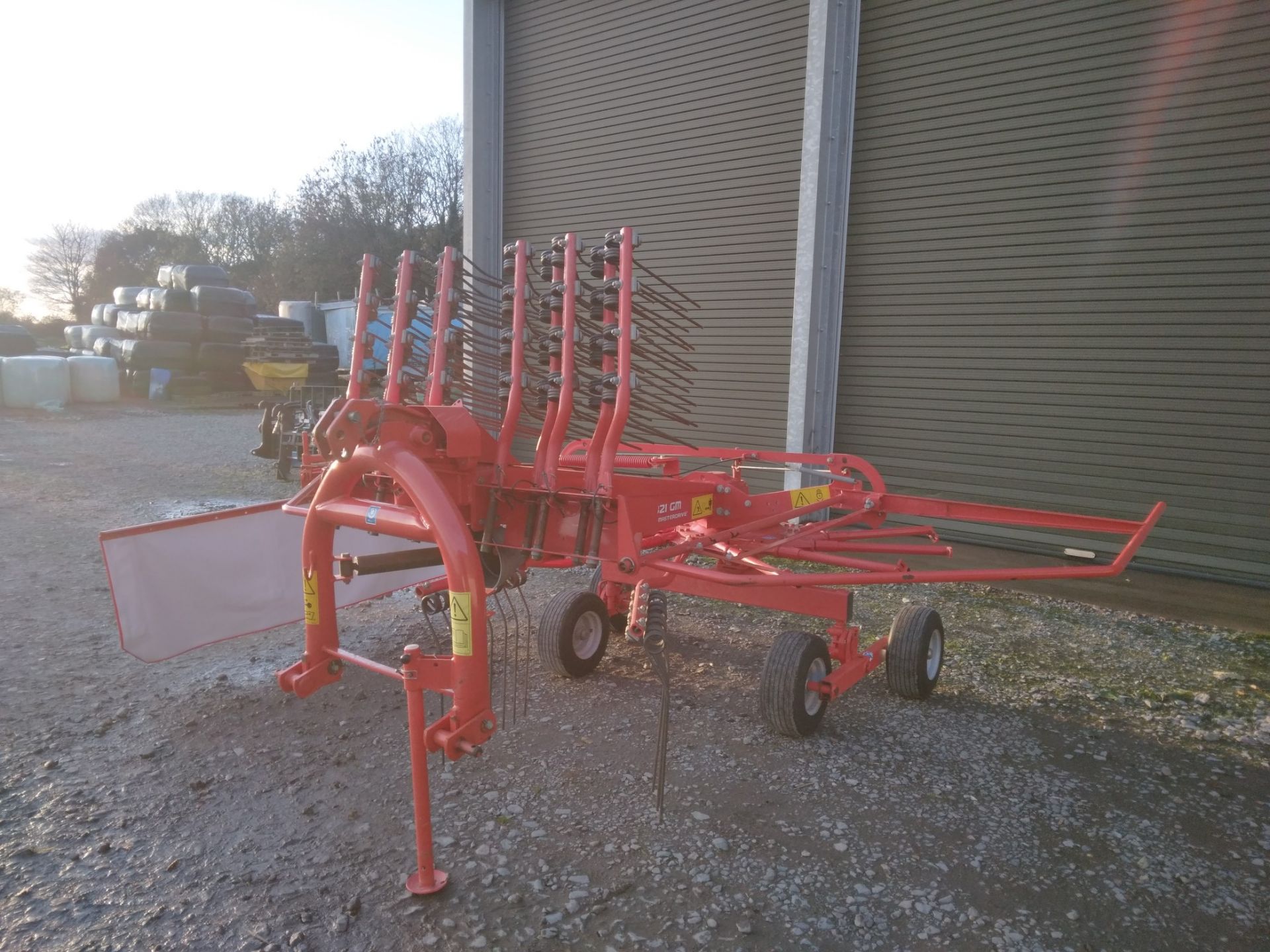 KUHN GA4321 SINGLE ROTA RAKE - Image 9 of 12