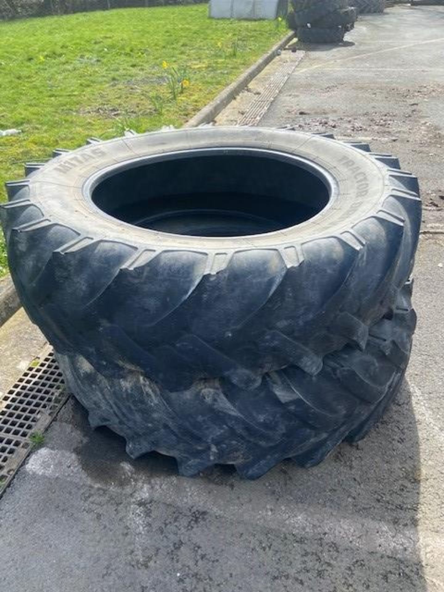 2 X 16.9-34 TRACTOR TYRES