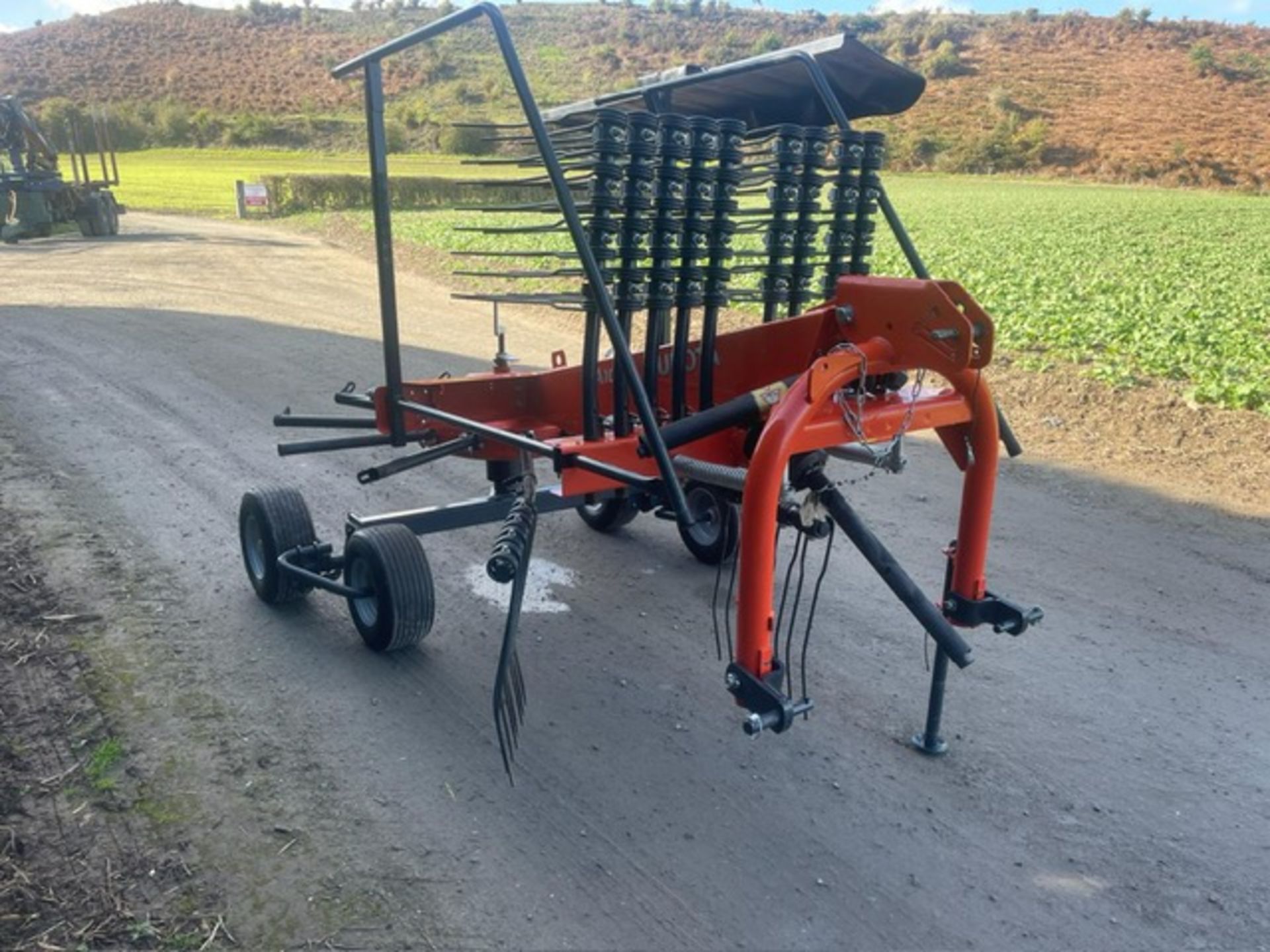 KUBOTA RA 1039 SINGLE ROTA RAKE, AS NEW - Image 4 of 5