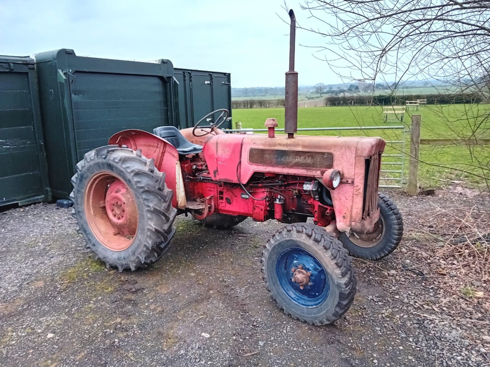 INTERNATIONAL 414 TRACTOR, 2WD. STARTS A