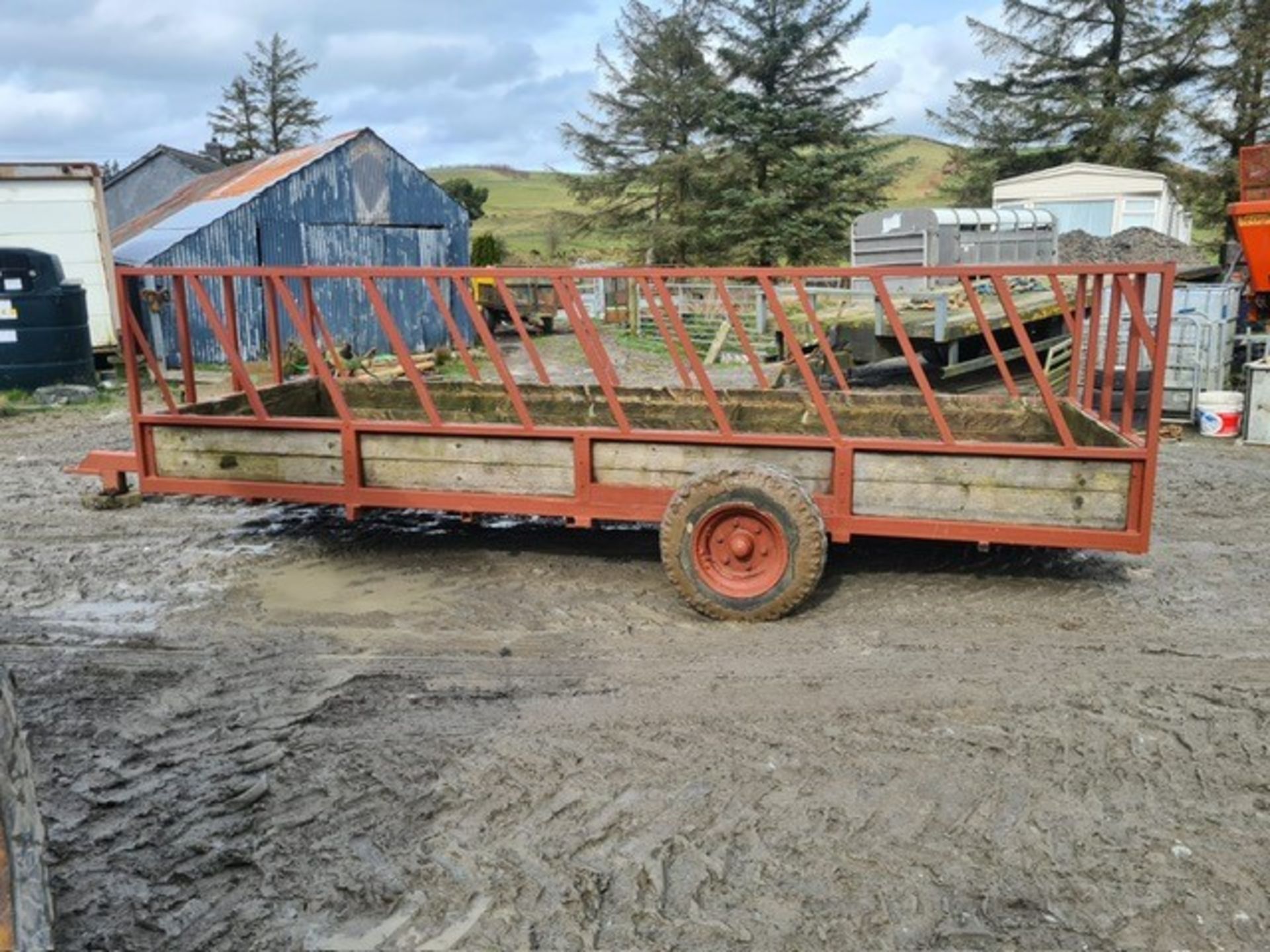 CATTLE FEED TRAILER 16FT