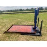 AIRMATE WORK BENCH - LIFTS AND LOWERS