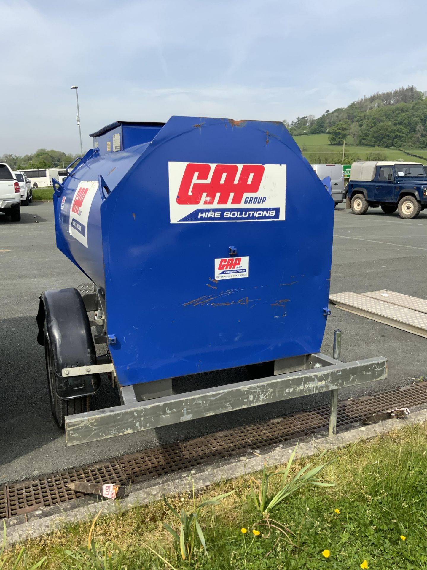 MAIN 1000 LITRE SINGLE AXLE FUEL BOWSER - Image 4 of 5