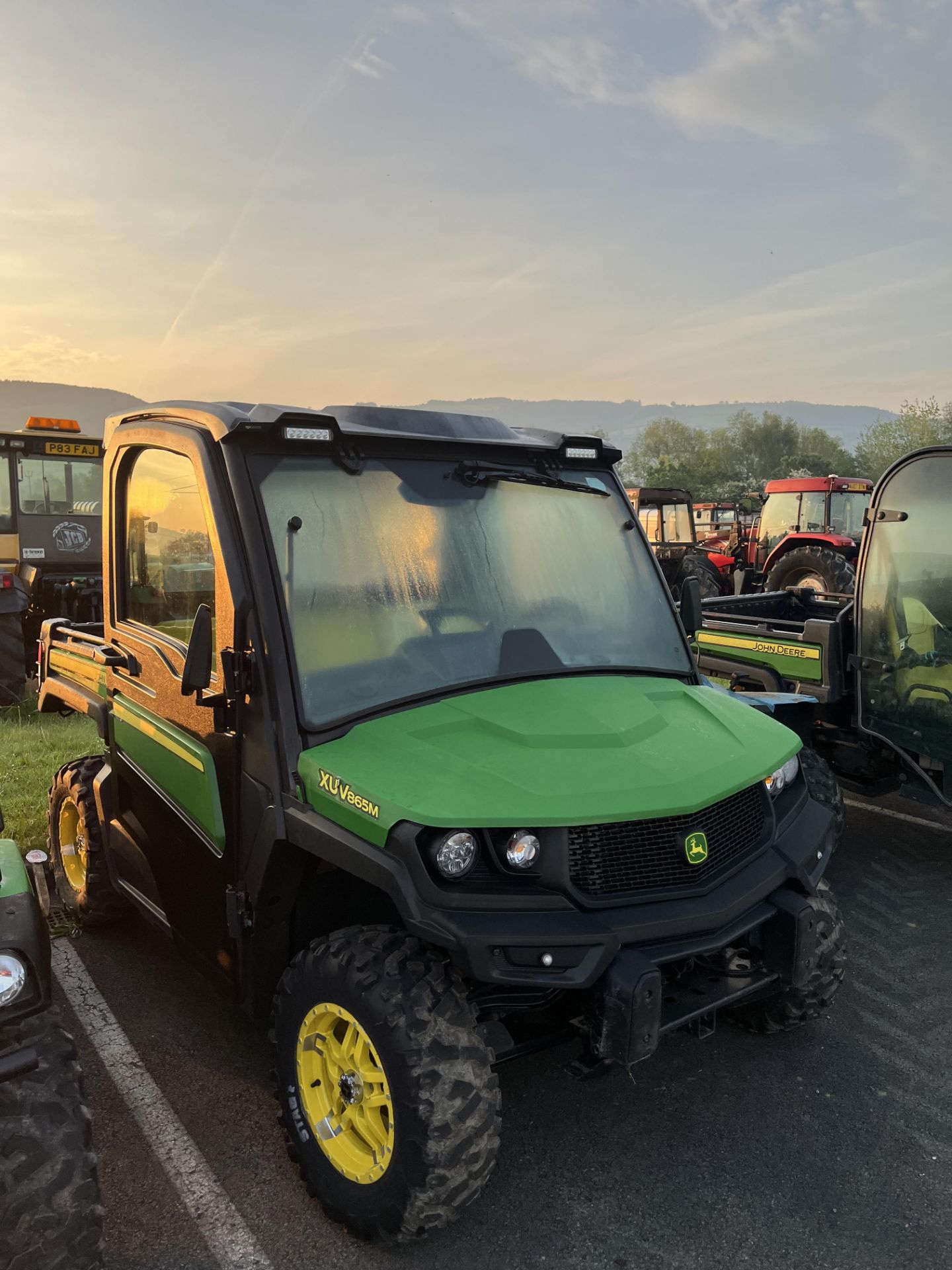 JOHN DEERE GATOR 865M - Image 2 of 4