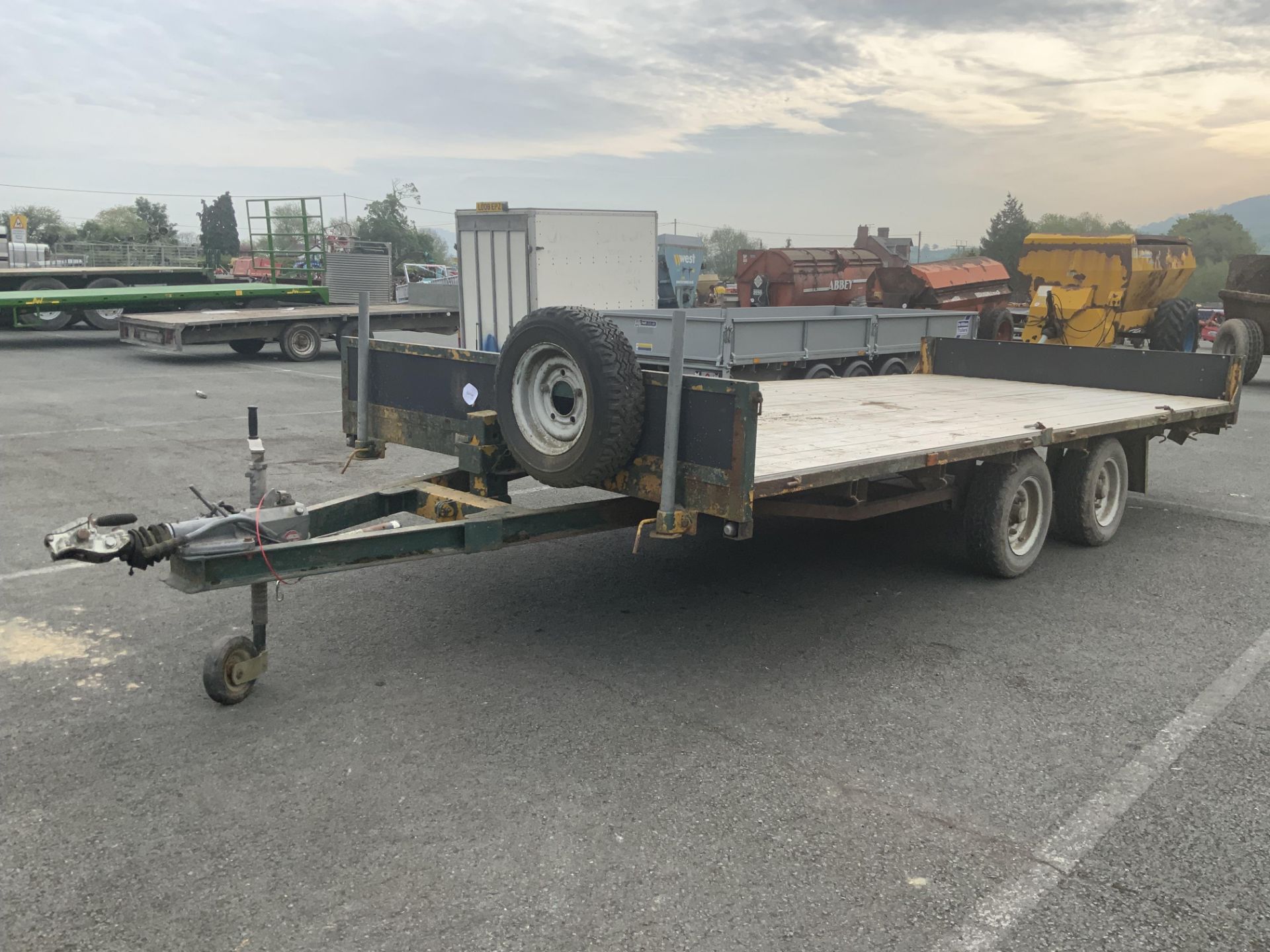 17ft FLAT BED TRAILER - Image 2 of 4