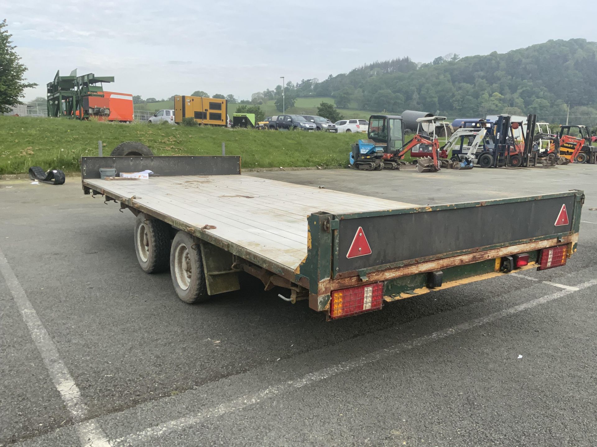 17ft FLAT BED TRAILER - Image 3 of 4