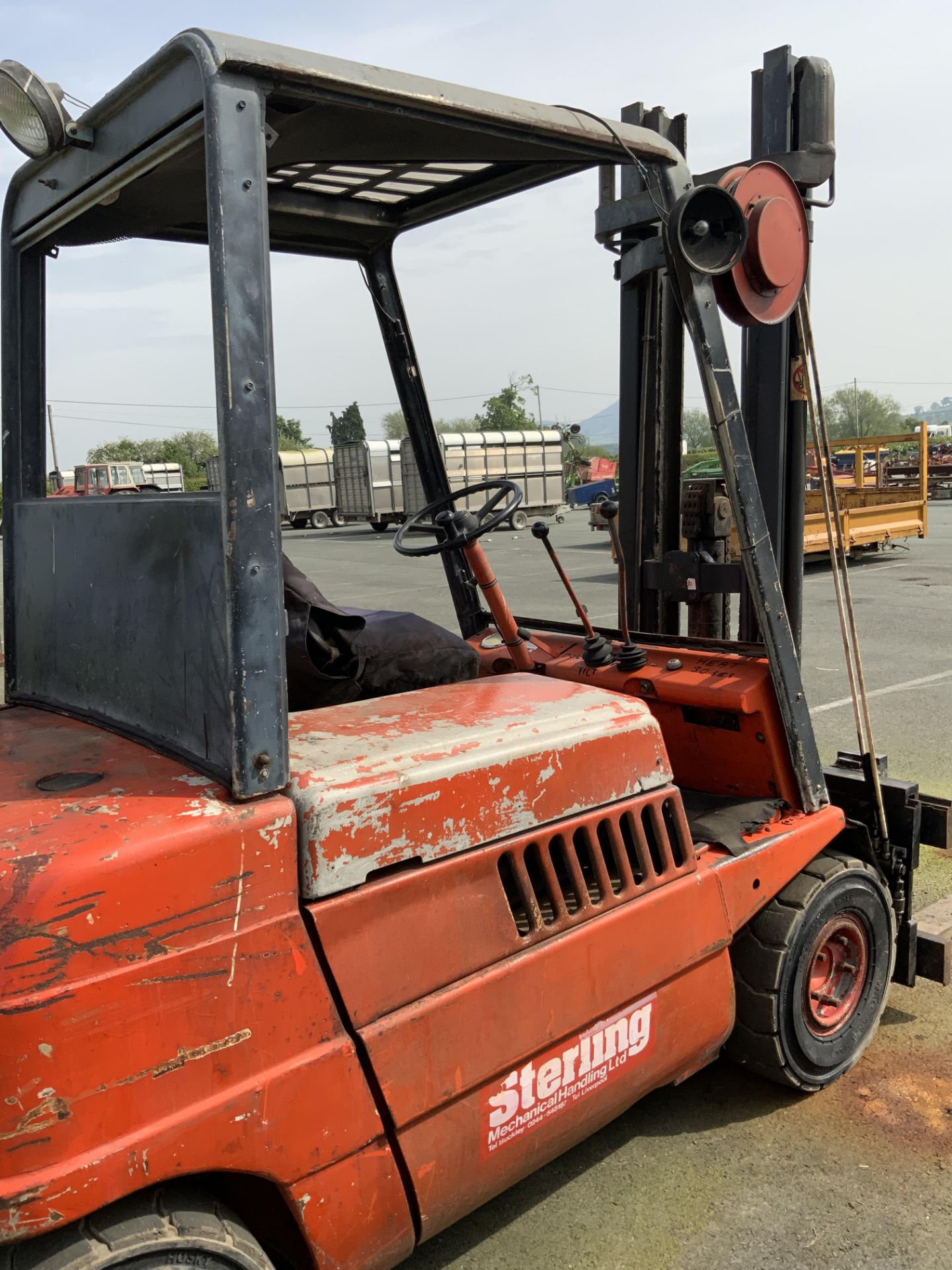 LINDE 3 TON FORKLIFT WITH SIDESHIFT - Image 5 of 6