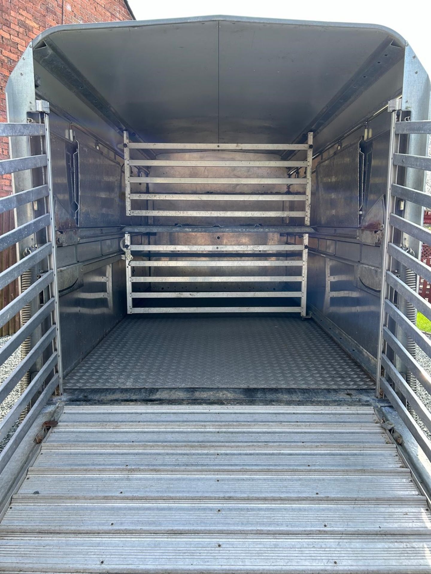 2017 IFORWILLIAMS 12FT LIVESTOCK TRAILER - Image 13 of 16