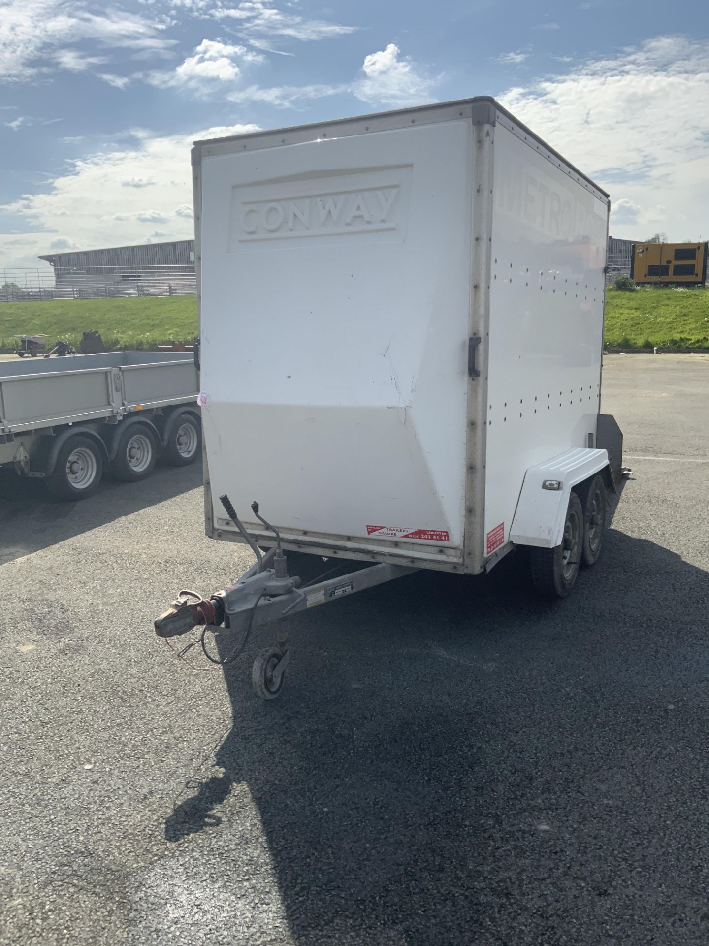 TWIN AXLE BOX TRAILER WITH REAR RAMPS