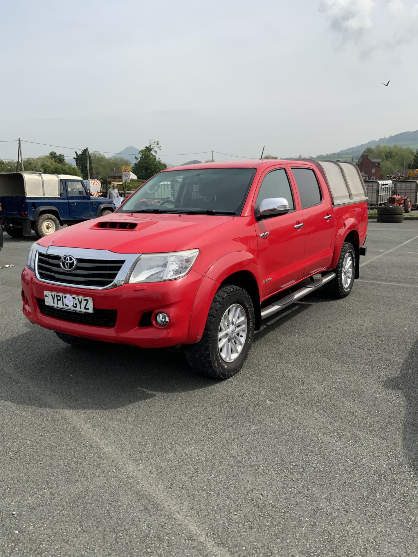 TOYOTA HILUX 3.0 INVINCIBLE PICK UP. MAN - Image 2 of 6