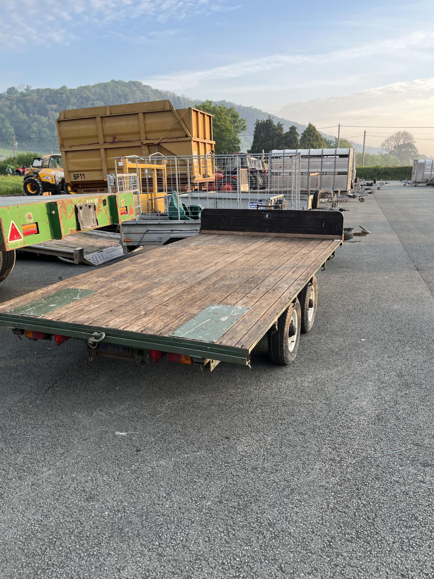 TWIN-AXLE FLAT TRAILER 12FT - Image 2 of 2