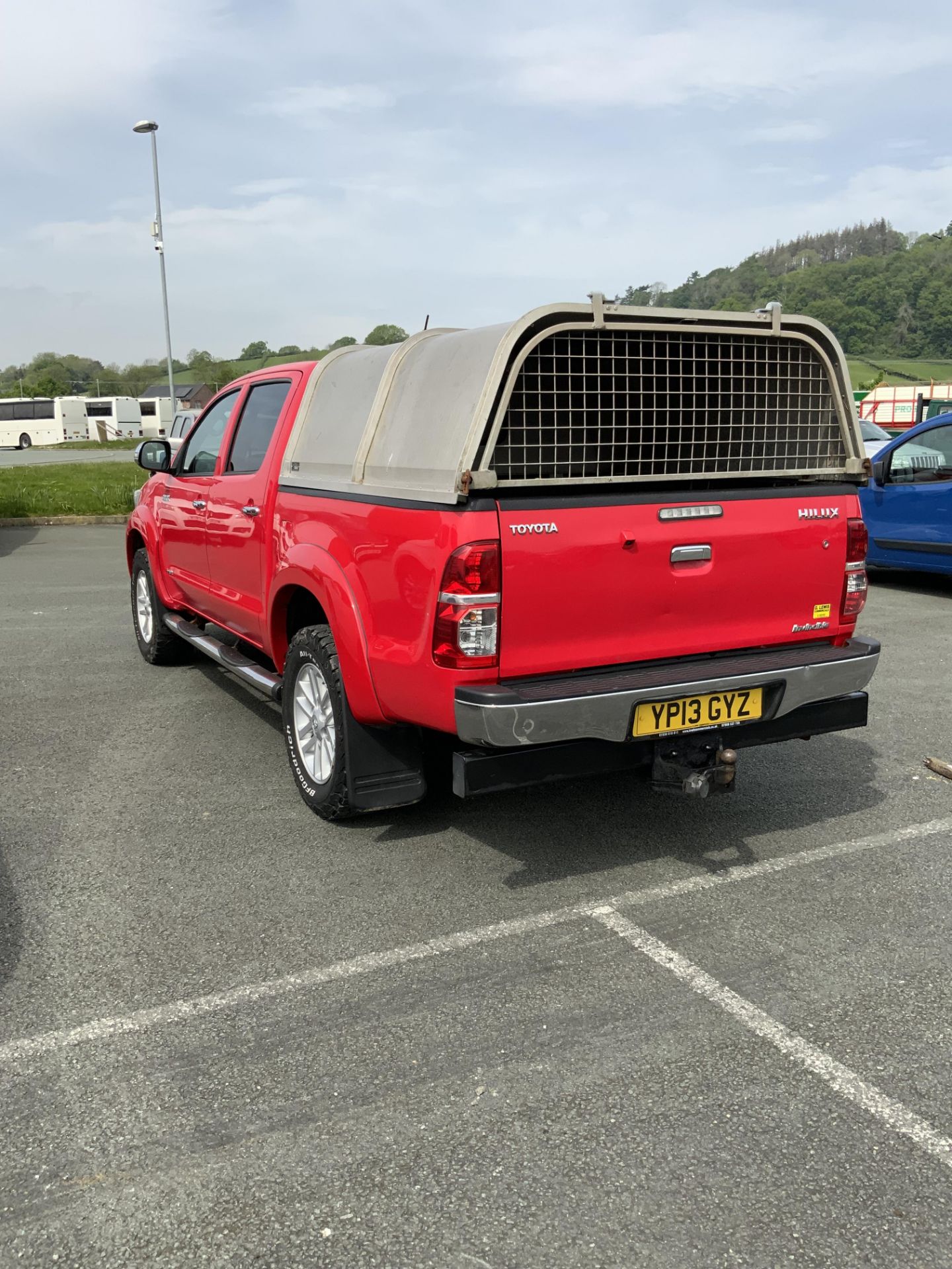 TOYOTA HILUX 3.0 INVINCIBLE PICK UP. MAN - Image 3 of 6