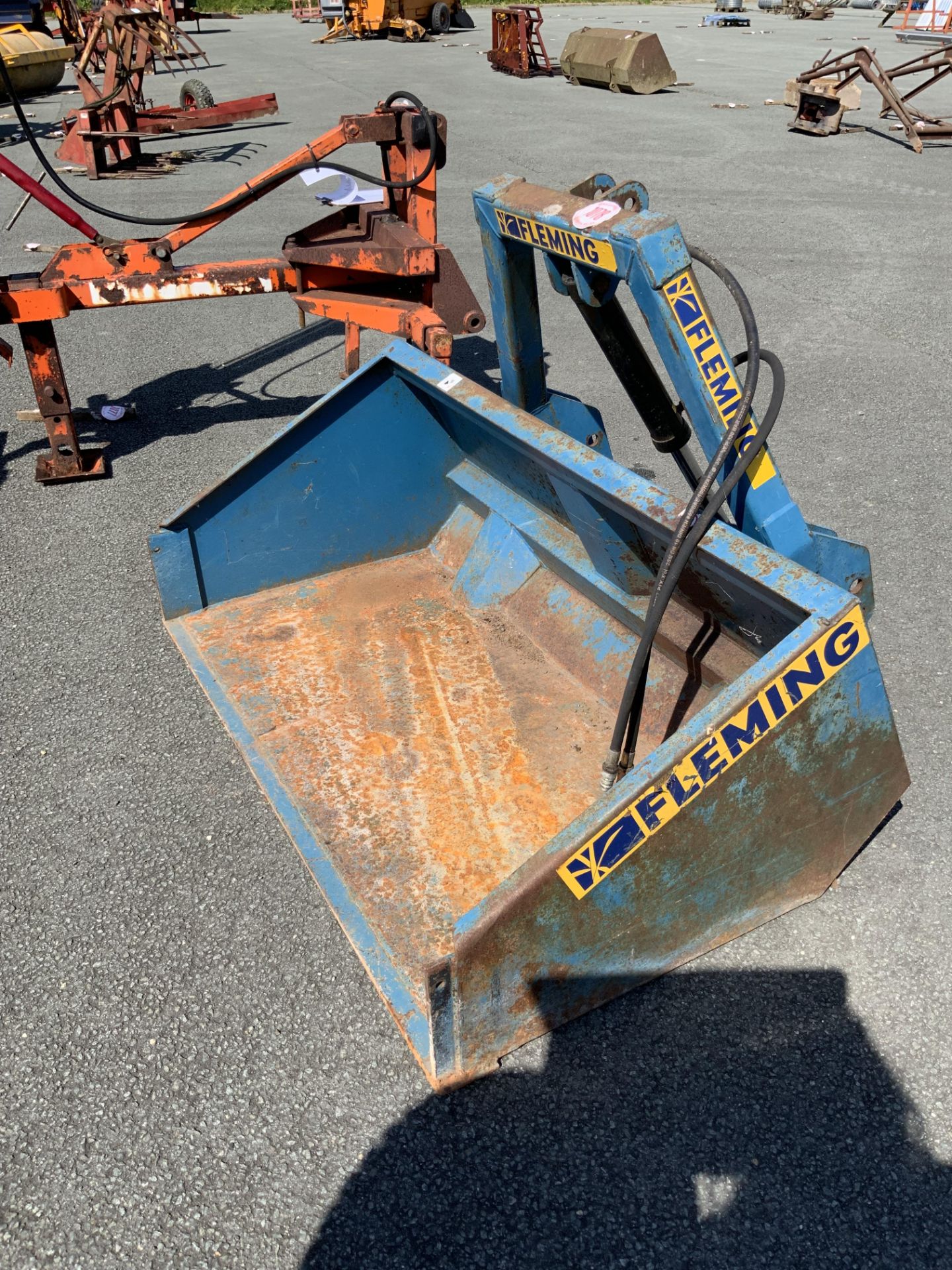 FLEMMING HYDRAULIC TIPPING TRANSPORT BOX - Image 2 of 2